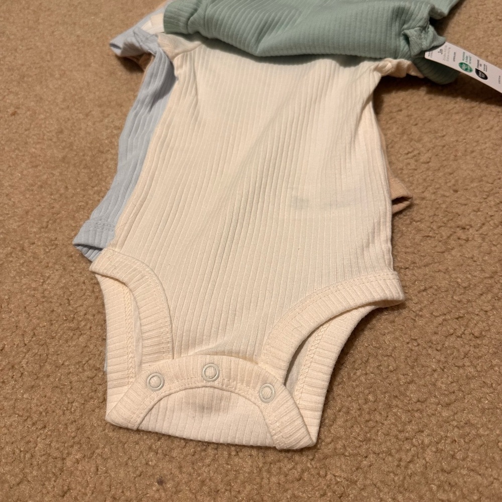 Carter's 3month  Baby Bodysuits - Picture 3 of 7